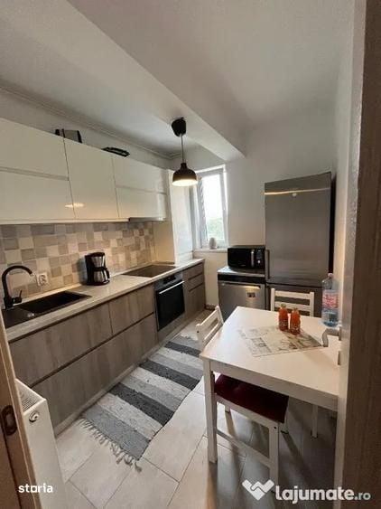 Apartament cu 2 camere decomandat în Pajura
