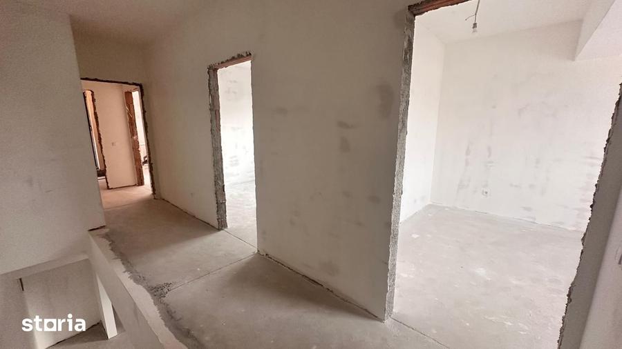 Casă cu 5 camere cu Teren 253 Mp în Tamași