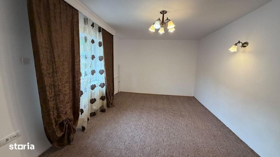 Spațiu comercial, de 360 mp, în Sărărie