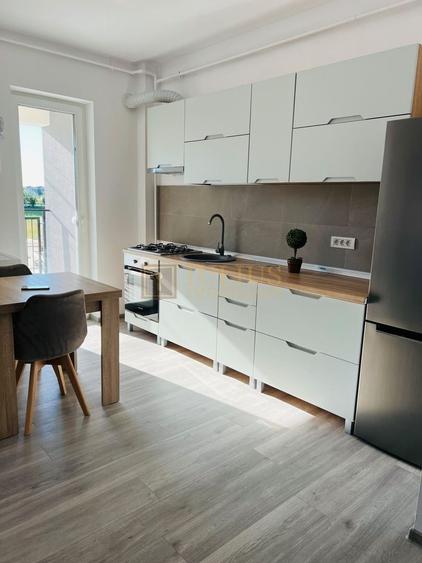 Apartament cu 2 camere semidecomandat, mobilat în Giroc