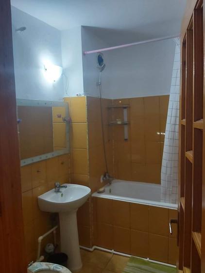 Apartament cu 2 camere semidecomandat în Sârbi