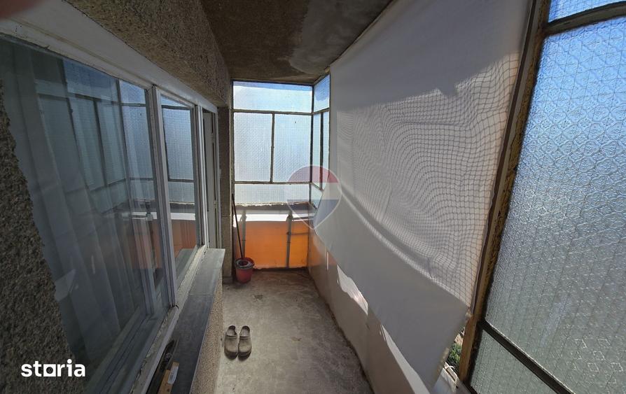 Apartament cu 3 camere decomandat, mobilat în Republicii