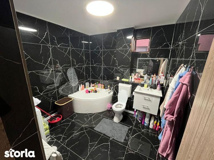 Casă cu 4 camere cu Teren 180 Mp în Central