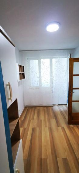 Apartament cu 4 camere decomandat în Triaj