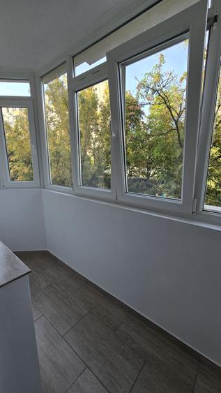 Apartament cu 4 camere decomandat în Lacul Tei