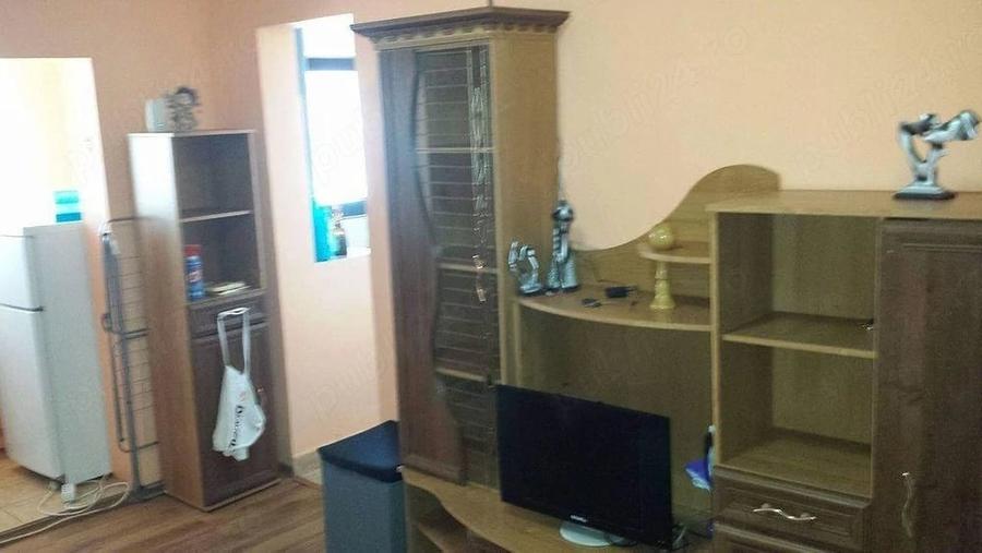 Garsonieră decomandată în Confecții