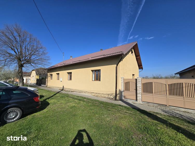 Casă cu 7 camere cu Teren 1775 Mp în Zădăreni