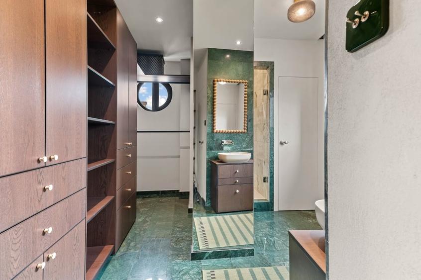 Apartament cu 4 camere semidecomandat, mobilat în Dorobanți