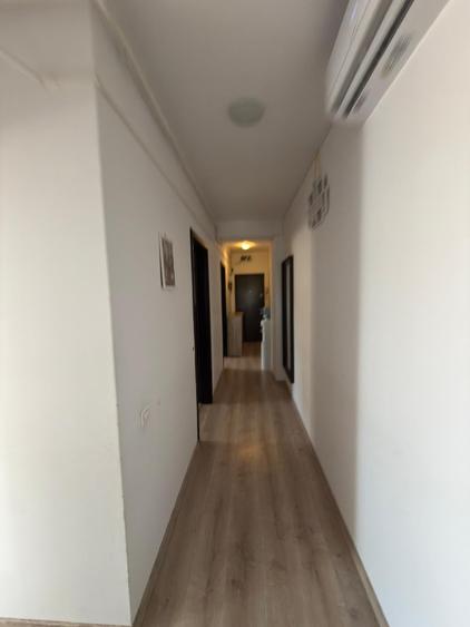 Apartament cu 3 camere decomandat în Berceni