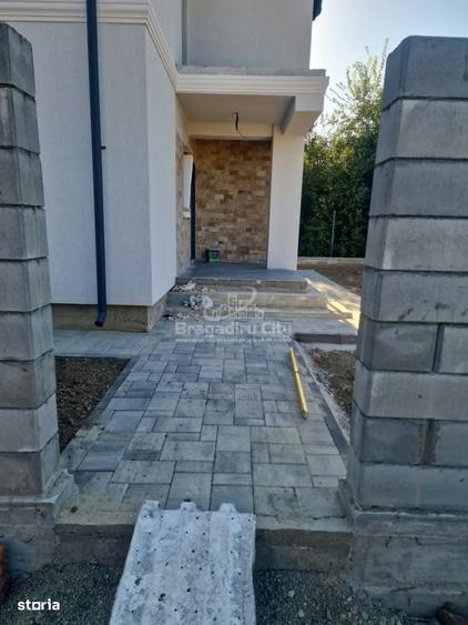 Casă cu 4 camere cu Teren 300 Mp în Central