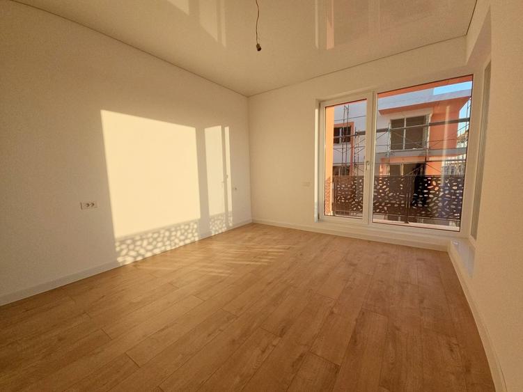 Apartament cu 3 camere decomandat în Dobroești