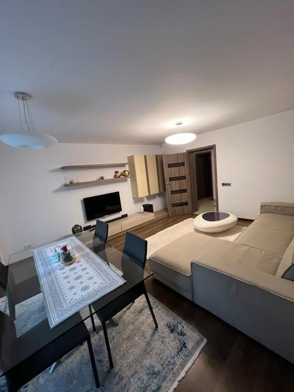 Apartament cu 3 camere decomandat, mobilat în Nerva Traian