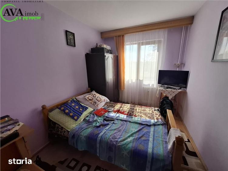 Apartament cu 3 camere semidecomandat în Republicii