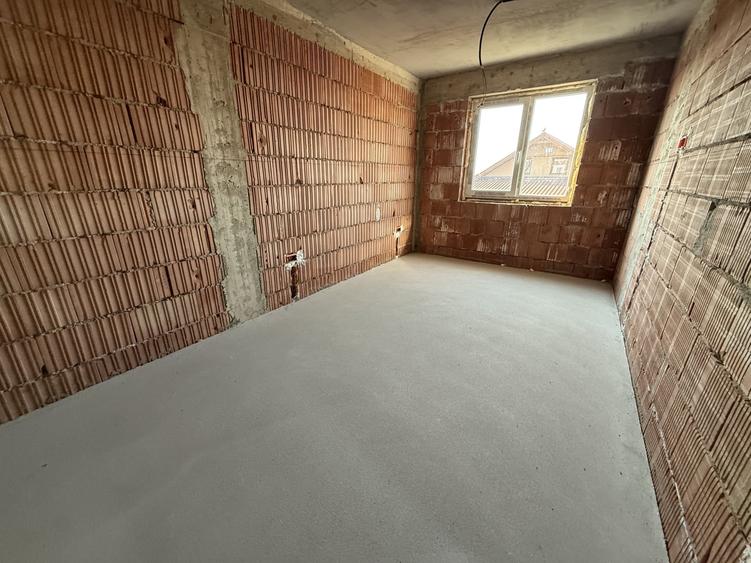 Apartament cu 2 camere decomandat în Chișoda