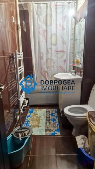 Apartament cu 3 camere decomandat în Păcii