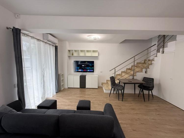 Apartament cu 3 camere semidecomandat, mobilat în Parcul Carol
