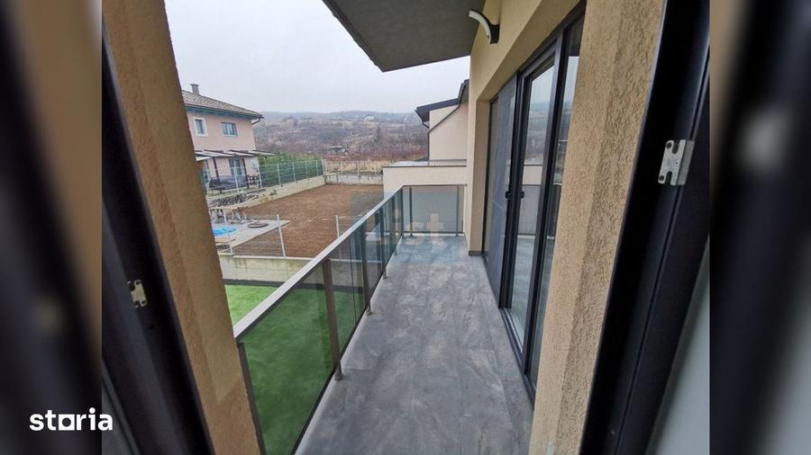 Casă cu 4 camere cu Teren 360 Mp în Borhanci