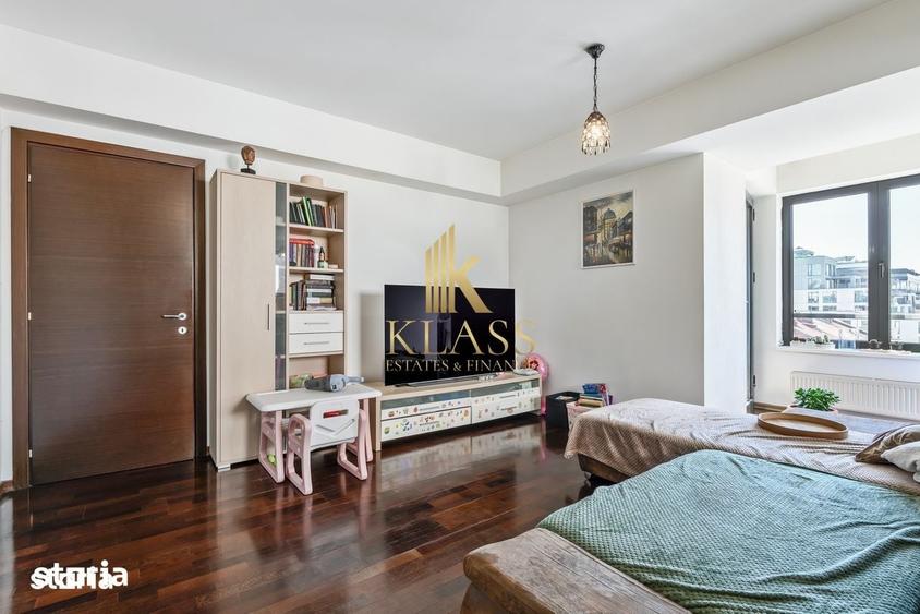Apartament cu 3 camere semidecomandat în Gara de Nord