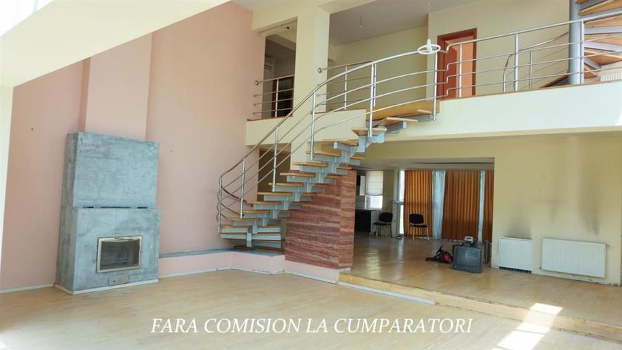 Casă individuală cu 12 camere cu Piscina în Călimănești