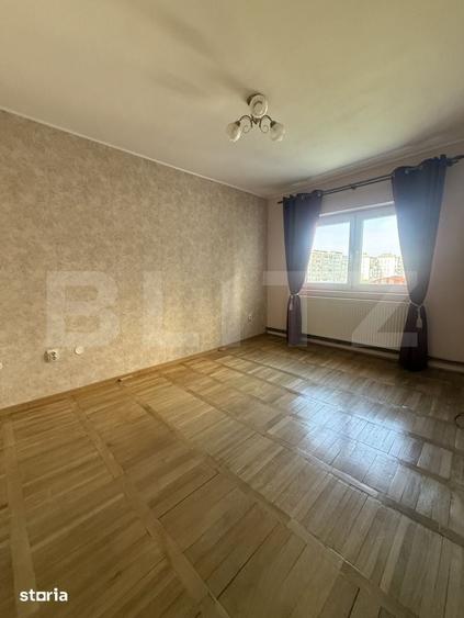 Apartament cu 4 camere în Micro 5