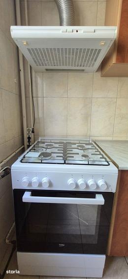 Apartament cu 3 camere decomandat în Berceni