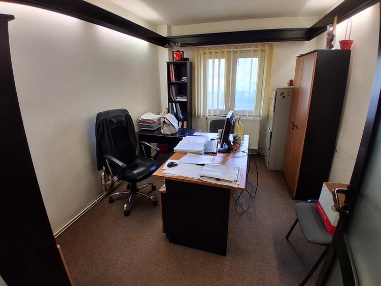 Apartament cu 4 camere decomandat, mobilat în Păcurari