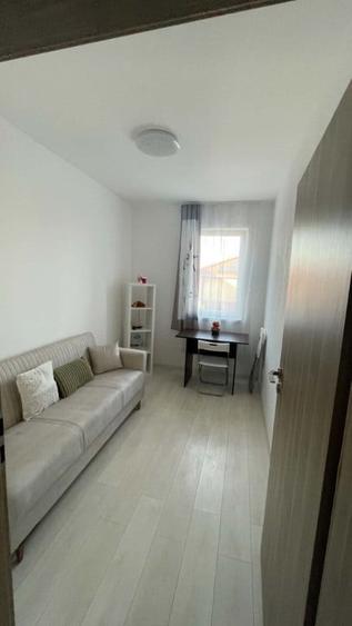 Apartament cu 3 camere decomandat în Giroc