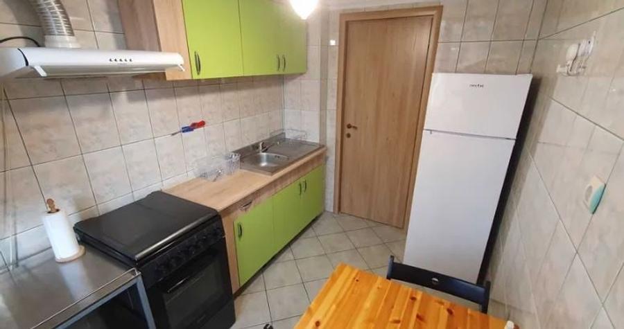 Apartament cu 2 camere semidecomandat, mobilat în Baba Novac