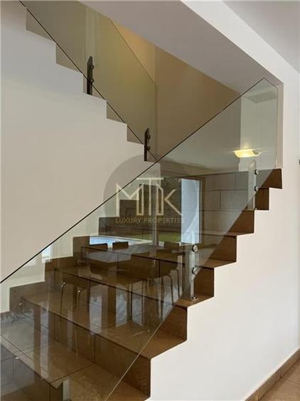 Duplex cu 6 camere cu Piscina în Pipera