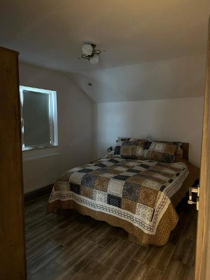 Casă cu 5 camere cu Teren 1000 Mp în Peciu Nou