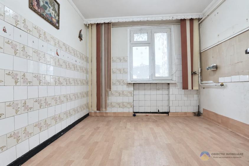 Apartament cu 3 camere decomandat în Dărmănești