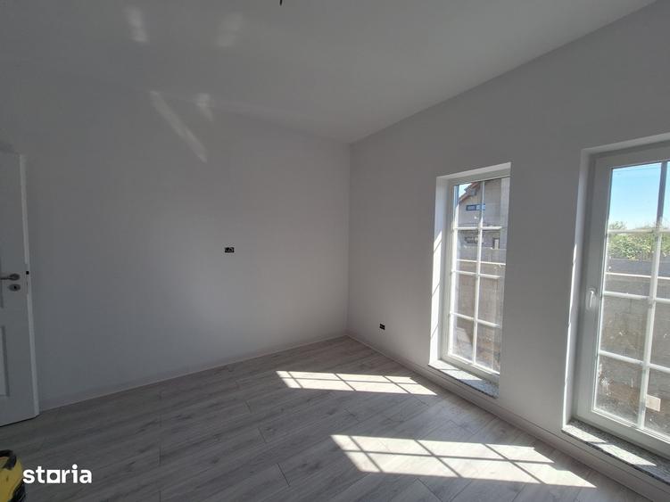 Casă cu 3 camere cu Teren 287 Mp în Sânandrei