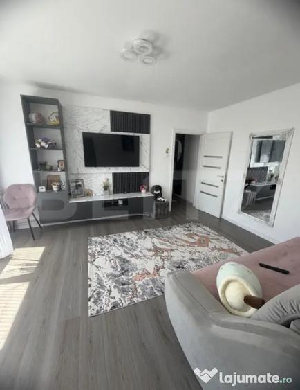 Apartament cu 2 camere semidecomandat, mobilat în Micro 11