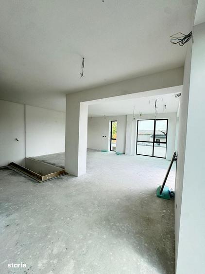 Apartament cu 4 camere în Sud