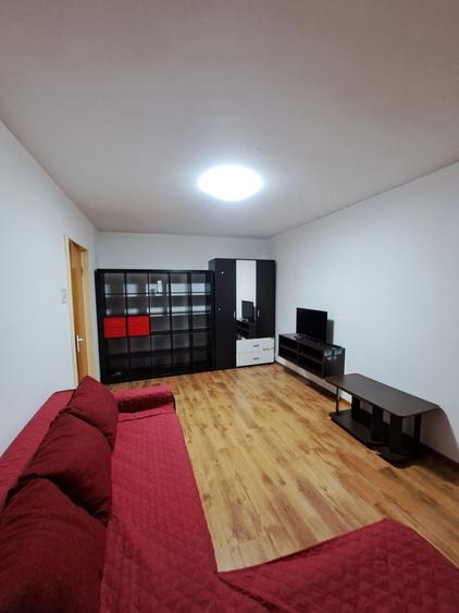 Apartament cu 2 camere decomandat în Drumul Taberei