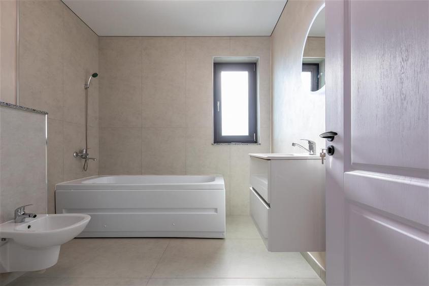 Casă individuală cu 3 camere cu Teren 385 Mp în Central