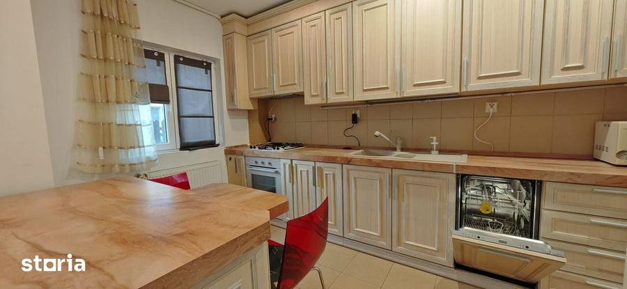 Casă cu 4 camere cu Teren 272 Mp în Central