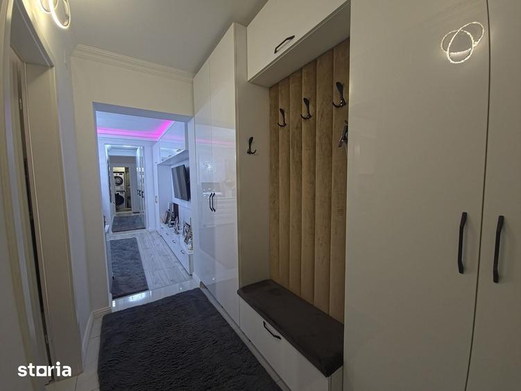 Apartament cu 4 camere în Tomis Nord