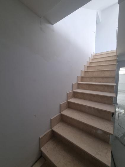 Casă individuală cu 6 camere cu Teren 350 Mp în Cetate