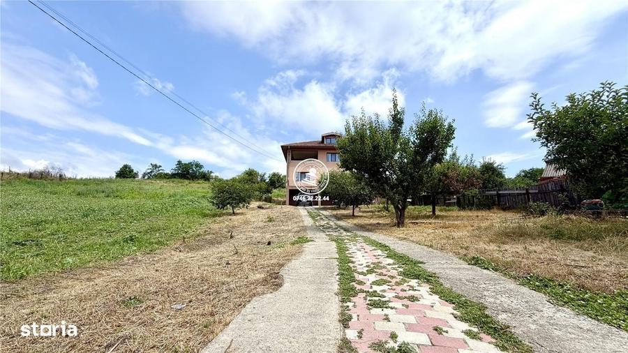 Casă cu 4 camere în Aroneanu