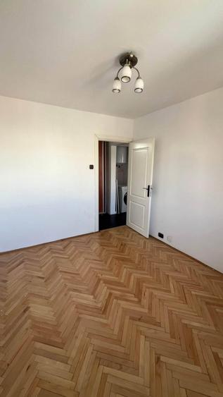 Apartament cu 3 camere decomandat în Rahova
