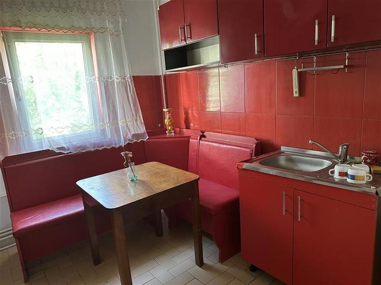 Apartament cu 2 camere semidecomandat, mobilat în Aradului