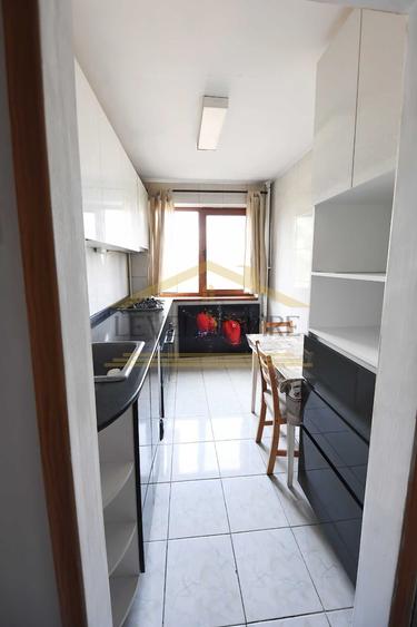 Apartament cu 3 camere semidecomandat, mobilat în Gorjului