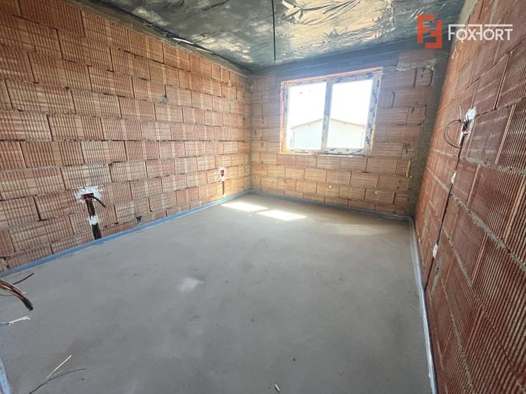 Duplex cu 4 camere cu Canalizare în Moșnița Nouă