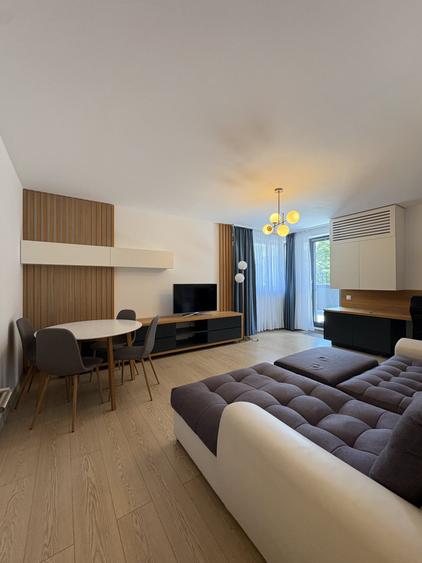 Apartament cu 3 camere decomandat în Cotroceni