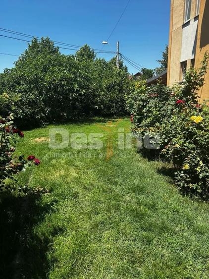 Casă individuală cu 5 camere cu Canalizare în Giulești