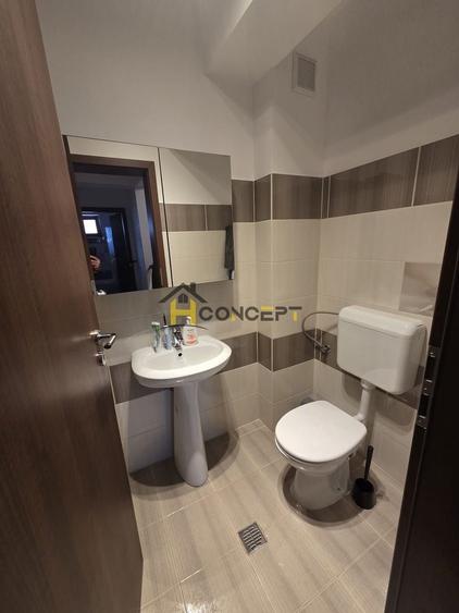 Apartament cu 3 camere decomandat, mobilat în Central