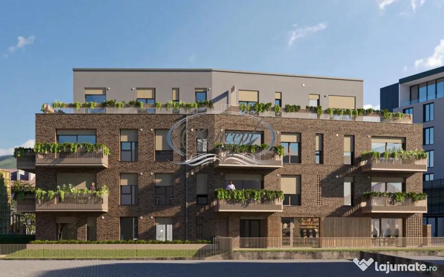 Apartament cu 4 camere semidecomandat în Central