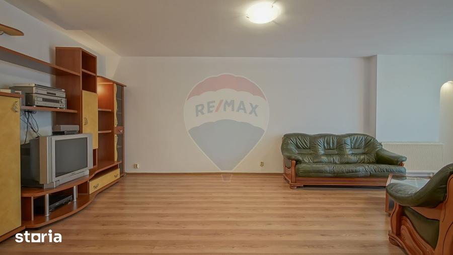 Apartament cu 3 camere decomandat în Bartolomeu