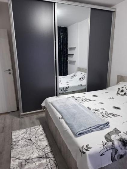 Apartament cu 2 camere decomandat, mobilat în Titan